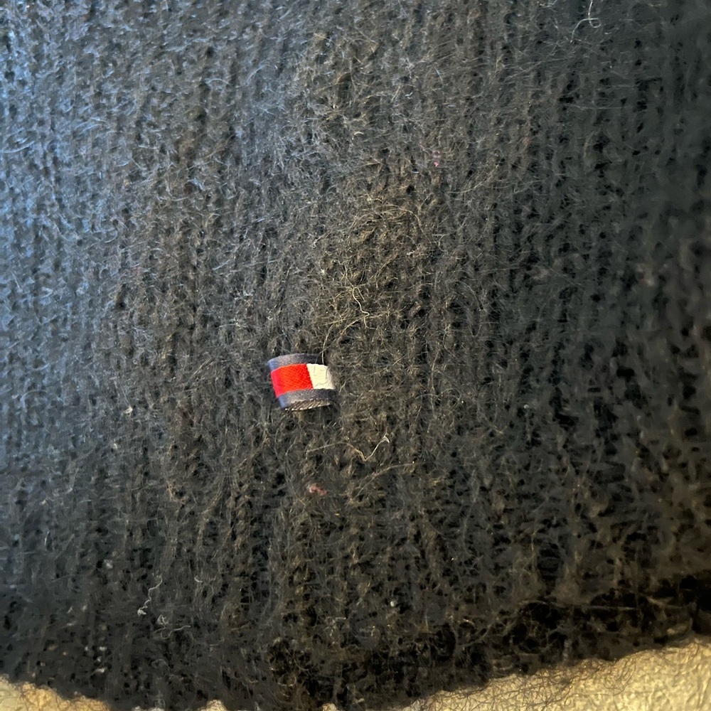 Tommy Hilfiger Sleeveless Lightweight  Sheer Knit Wool/Mohair Vest - Picture 7 of 13